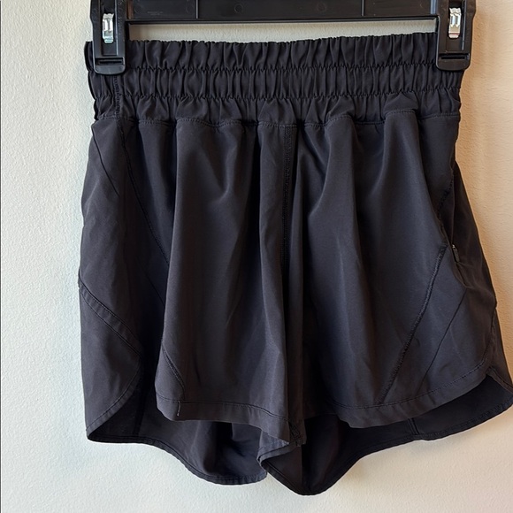 Lululemon Track That 5” high rise black 4 shorts - Picture 1 of 6